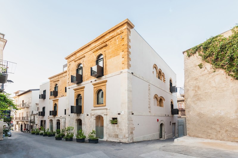 Alba Palace Hotel in Favara, Italy