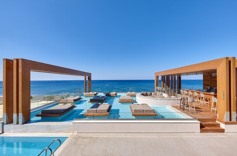 Enorme Santanna Beach in Ierapetra, Greece