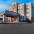 Holiday Inn Express & Suites Bentonville