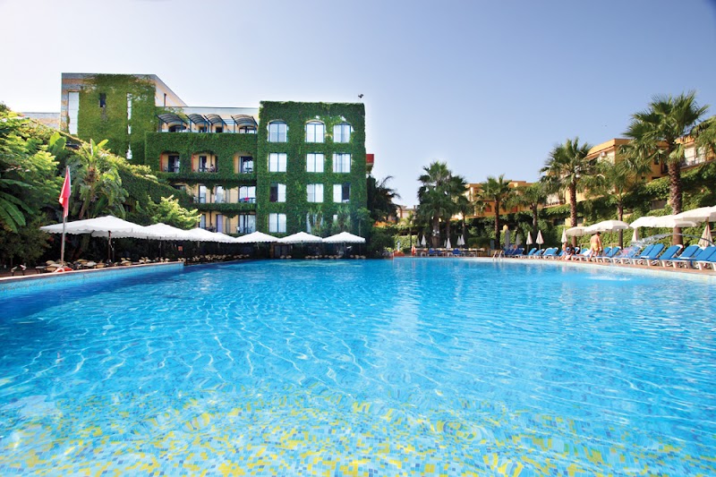 Hotel Caesar Palace in Giardini, Italy