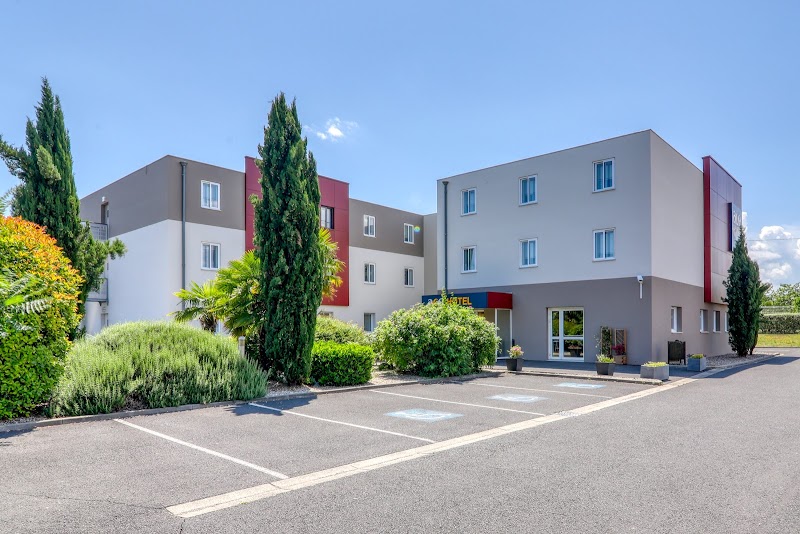 Hotel Clermont-Ferrand La Pardieu in Clermont, France