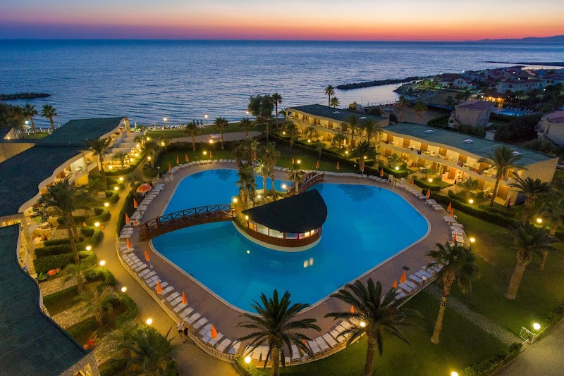 Hotel Club Residence La Castellana Mare in Belvedere Marittimo, Italy
