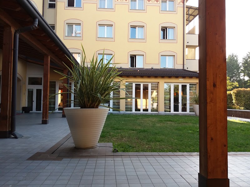 Hotel Quattro Strade in Garbagnate Milanese, Italy