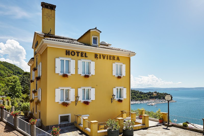 Hotel Riviera & Maximilian's in Aurisina, Italy