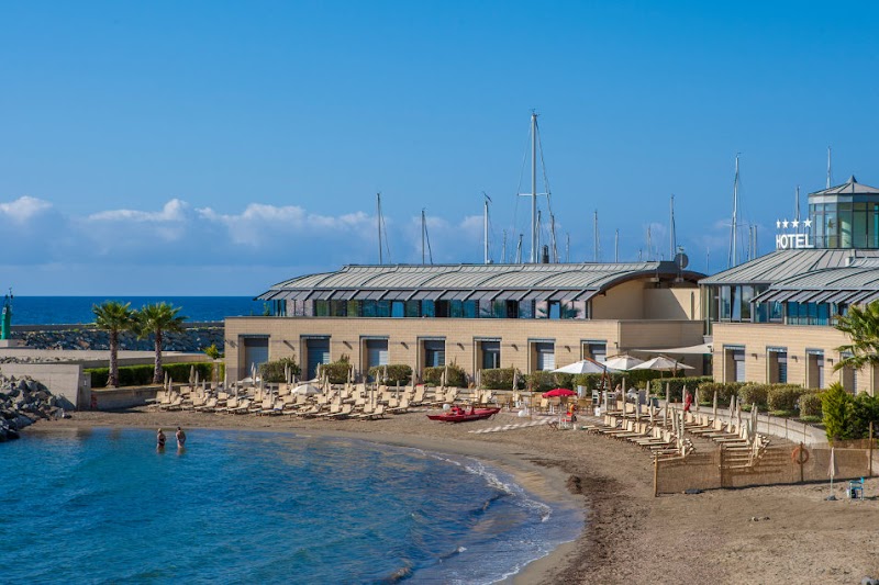 Hotel Riviera dei Fiori in Bagnara Calabra, Italy
