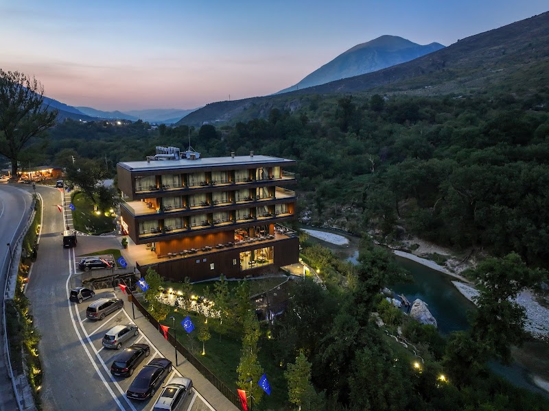 Hotel Uji Ftohte Tepelene in Tepelene, Albania