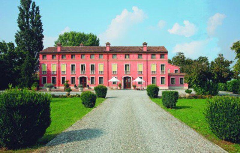 Hotel Villa Montanarini in Gonzaga, Italy