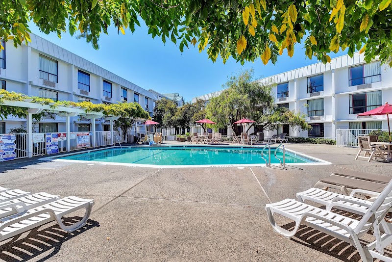 Motel 6 Belmont in Belmont, United States