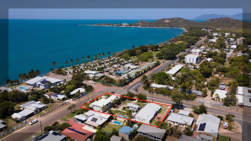 Palm View Holiday Apartments in Bowen, Australia