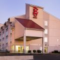 Red Roof Inn & Suites