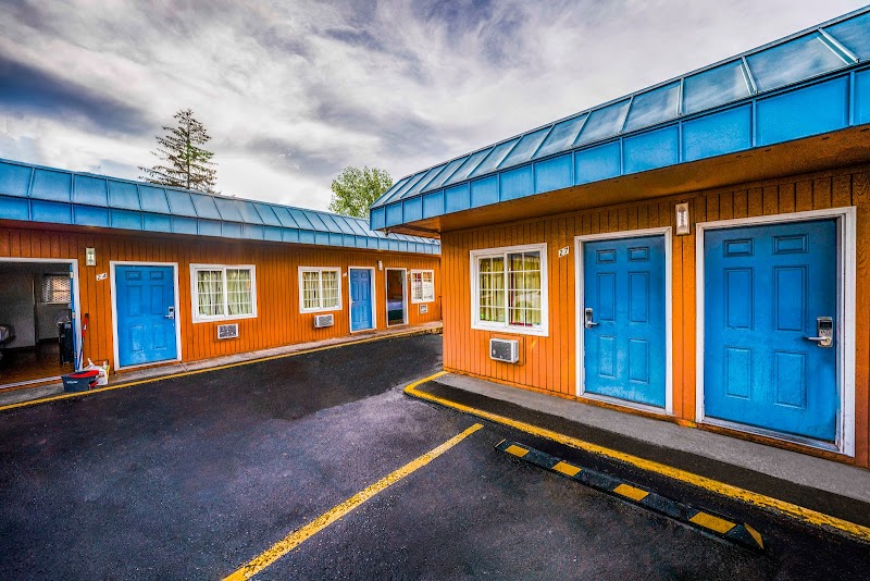 Royal Gateway Motel in Bend, United States