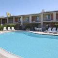 Super 8 by Wyndham Barstow