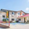 Super 8 by Wyndham Bloomington