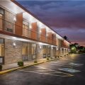 Travelodge by Wyndham Bloomington