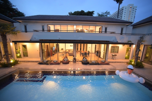 Villa Navin Resort in Ban Nong Prue, Thailand