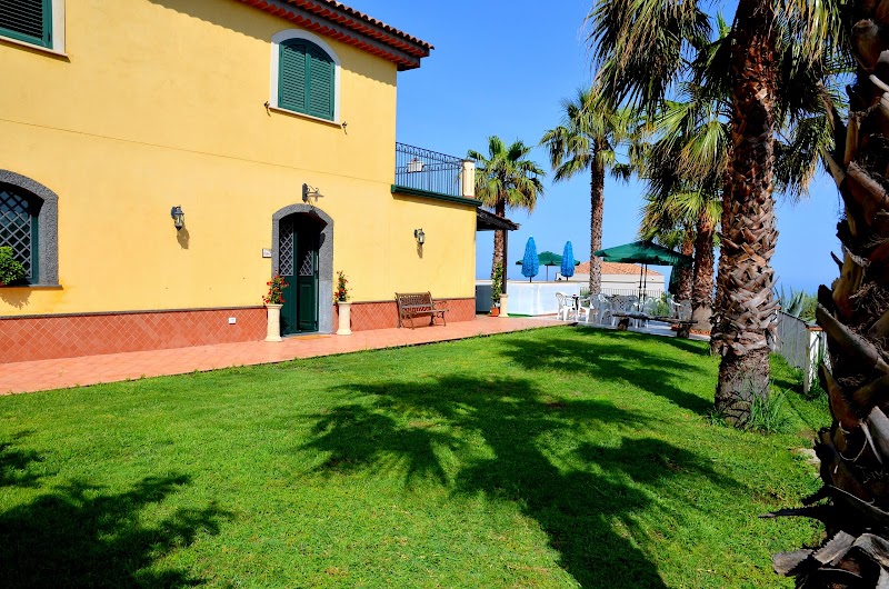 B&B Il Melograno in Santa Teresa di Riva, Italy