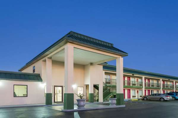 Days Inn by Wyndham Ashburn in Ashburn, Georgia, United States