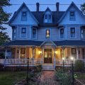Earth and Sea Inn