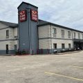 Econo Lodge Inn & Suites