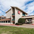 Econo Lodge Inn & Suites Six Flags