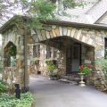 North Lodge on Oakland