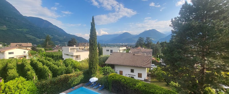 Pension Sankt Urban in Lana, Italy