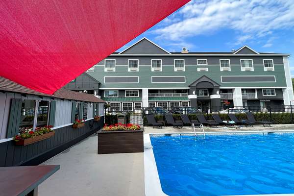 Quality Inn & Suites Maine Evergreen Hotel in Augusta, Maine, United States