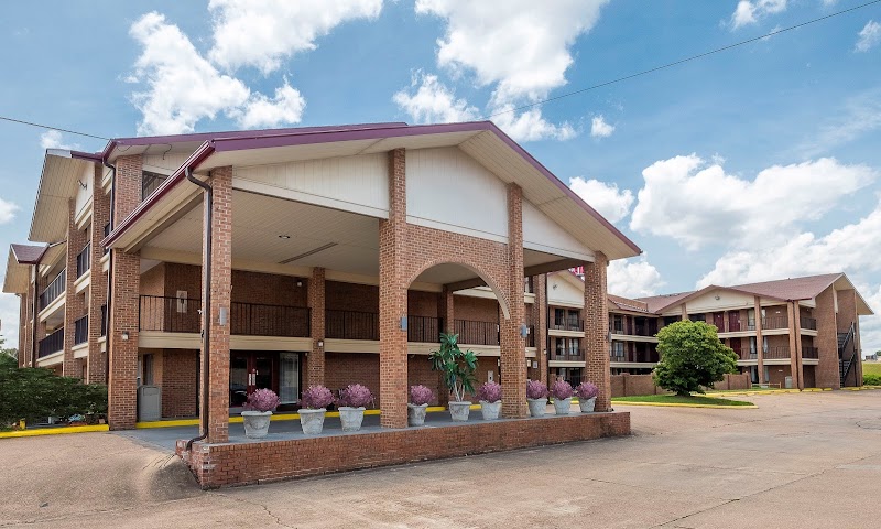 Red Roof Inn & Suites Bossier City in Bossier City, Louisiana, United States