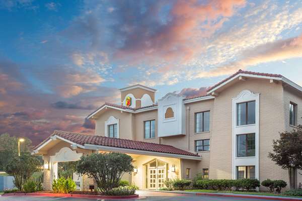Super 8 by Wyndham Austell/Six Flags in Austell, Georgia, United States