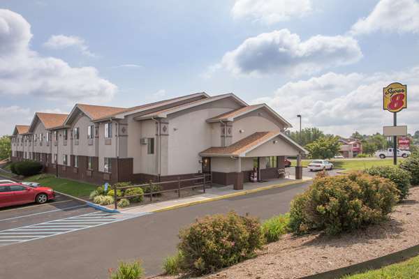 Super 8 by Wyndham Christiansburg/Blacksburg Area in Blacksburg, Virginia, United States