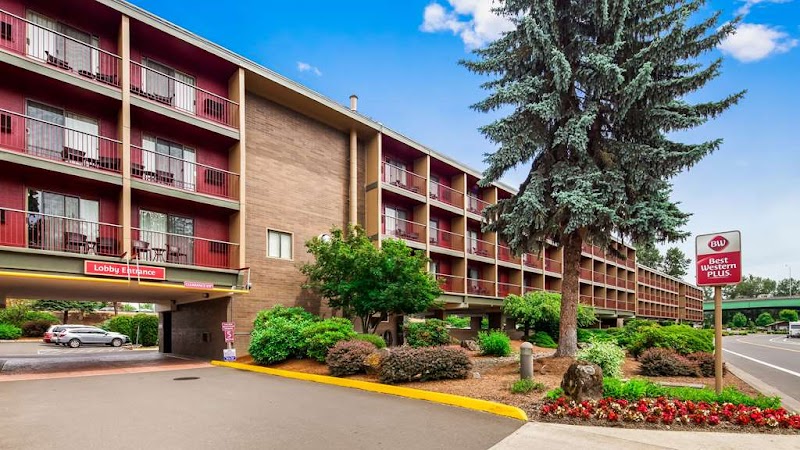 Best Western Plus Rivershore Hotel in Oregon City, Oregon, United States