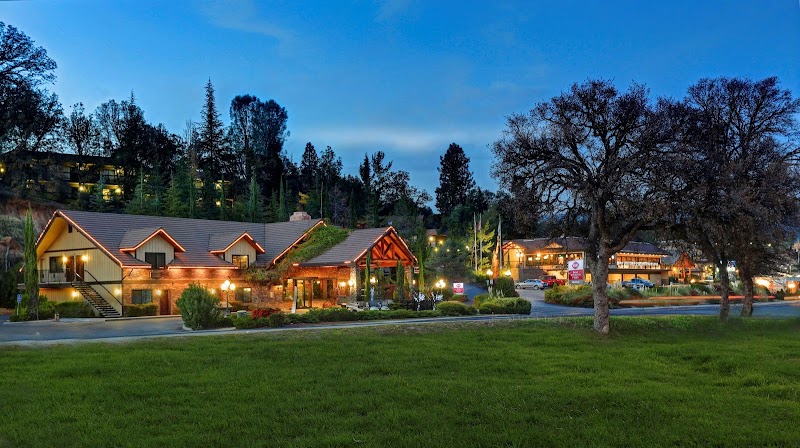 Best Western Plus Yosemite Gateway Inn in Oakhurst, California, United States