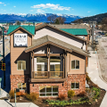 Cedar Street Hotel & Suites