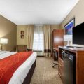 Comfort Inn & Suites Hamilton Place
