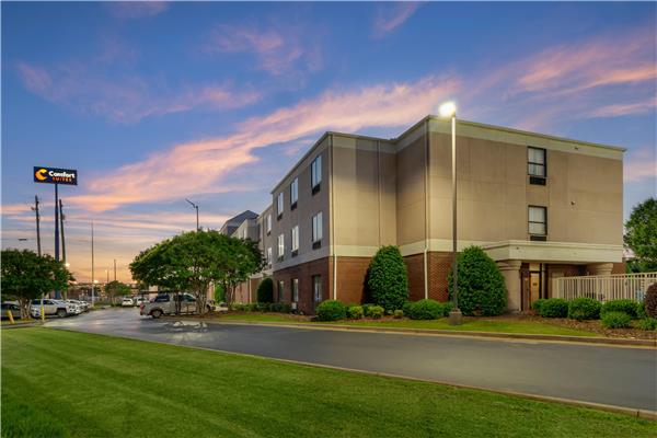 Comfort Suites Oxford I-20 exit 188 in Oxford, Alabama, United States