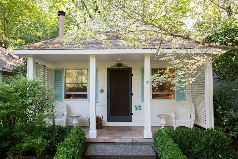 Cottage Grove Inn in Calistoga, California, United States