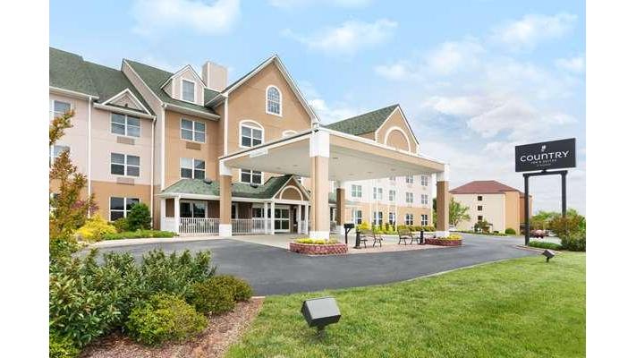 Country Inn & Suites by Radisson, Burlington (Elon), NC in Burlington, North Carolina, United States