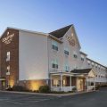Country Inn & Suites by Radisson, Elyria, OH