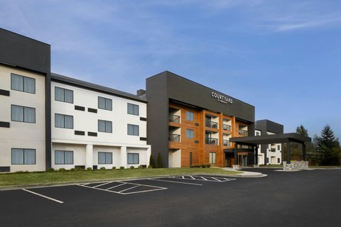 Courtyard by Marriott Chesapeake Greenbrier in Chesapeake, Virginia, United States
