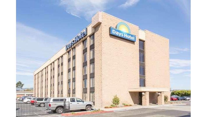 Days Hotel by Wyndham Oakland Airport-Coliseum in Oakland, California, United States