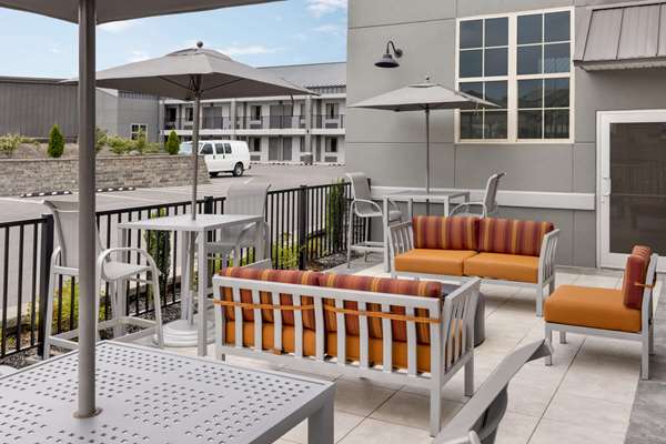 Days Inn & Suites by Wyndham Bowling Green in Bowling Green, Kentucky, United States
