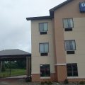 Days Inn & Suites by Wyndham Carbondale