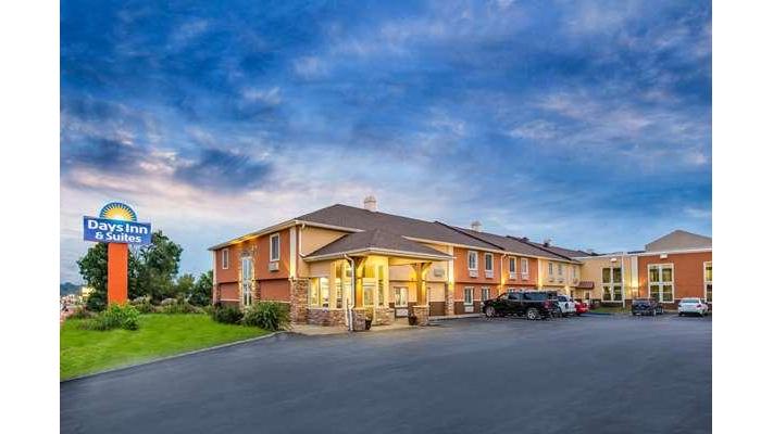 Days Inn & Suites by Wyndham Coralville / Iowa City in Coralville, Iowa, United States