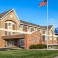 Days Inn & Suites by Wyndham Green Bay WI