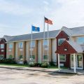Days Inn & Suites by Wyndham Pryor