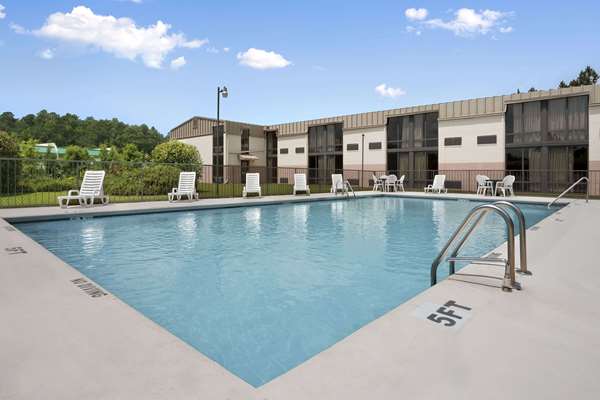 Days Inn by Wyndham Fayetteville-South/I-95 Exit 49 in Fayetteville, North Carolina, United States