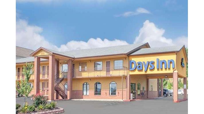 Days Inn by Wyndham Fayetteville in Fayetteville, Arkansas, United States