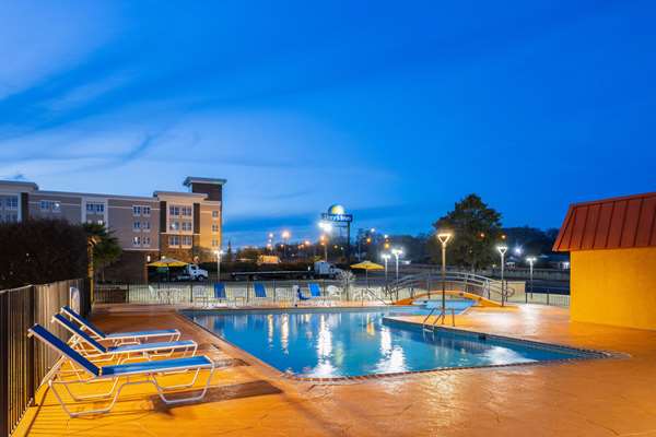Days Inn by Wyndham Forsyth in Forsyth, Georgia, United States