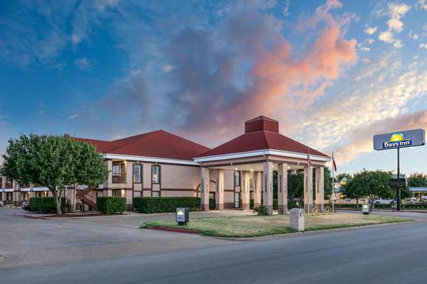 Days Inn by Wyndham Granbury in Granbury, Texas, United States