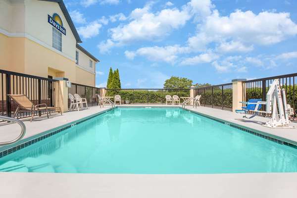 Days Inn by Wyndham Lincoln in Lincoln, Alabama, United States